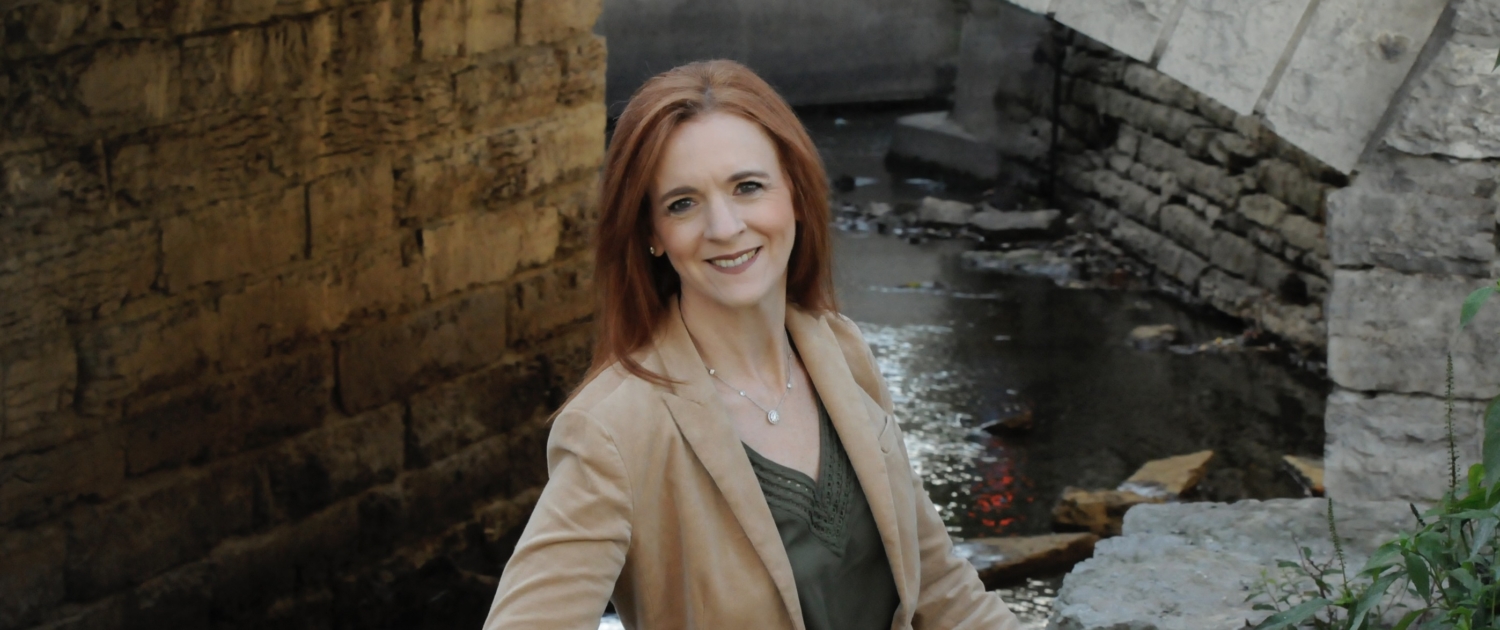 Professionelles Porträtfoto von Dr. Jodi Rosner, Kinderärztin beim Waterloo Regional Health Network.